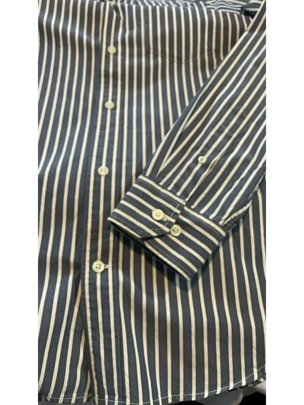 Banana Republic Classic Fit Button Down Shirt Medium Blue Strip Crisp Cotton